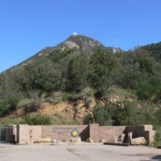 Mount Hopkins. Na szczycie widoczne MMT© Wars